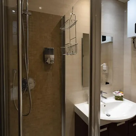 勒库波利娜酒店