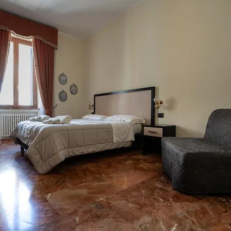 公寓 勒库波利娜酒店 *