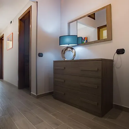 勒库波利娜酒店