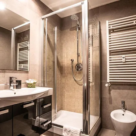 ル クポリネ アパート *